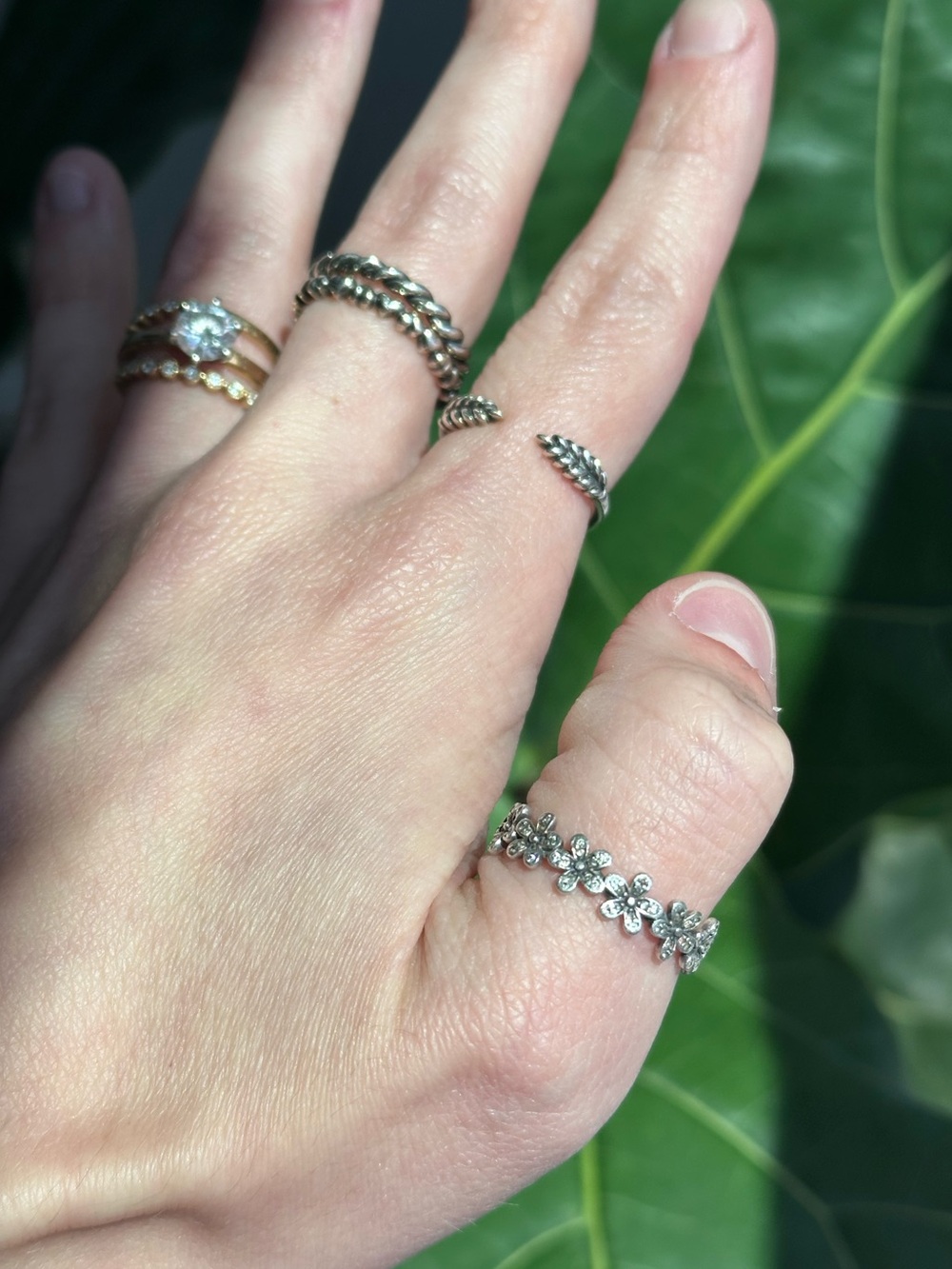 Daisy flower pandora ring - Picture 2 of 3